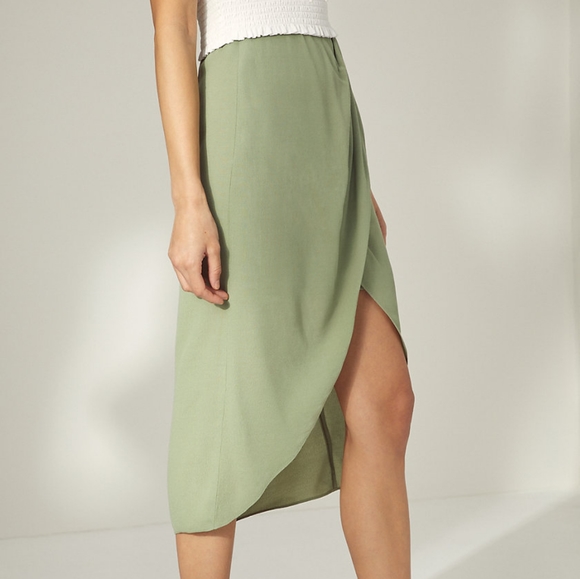 Babaton 00 Green pursuit skirt - Picture 6 of 6